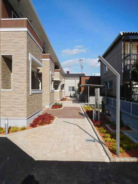 16/16 エントランス