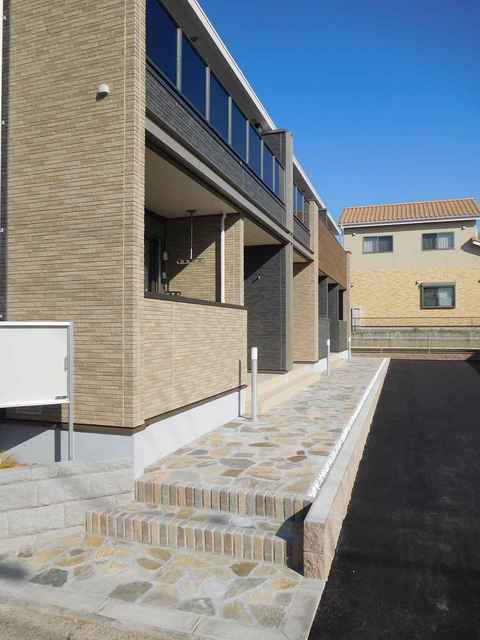 17/23 エントランス