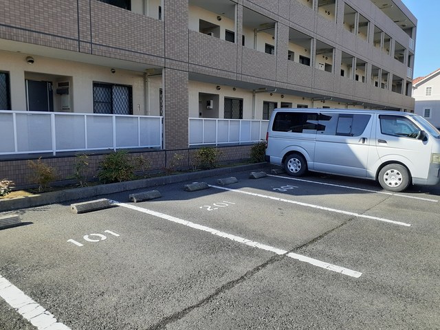 14/23 駐車場