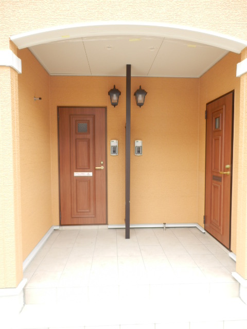 24/30 エントランス