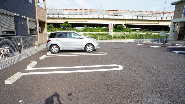 22/28 駐車場