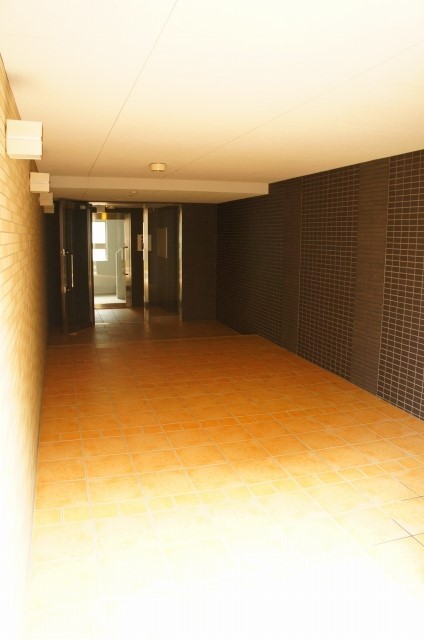 14/20 エントランス