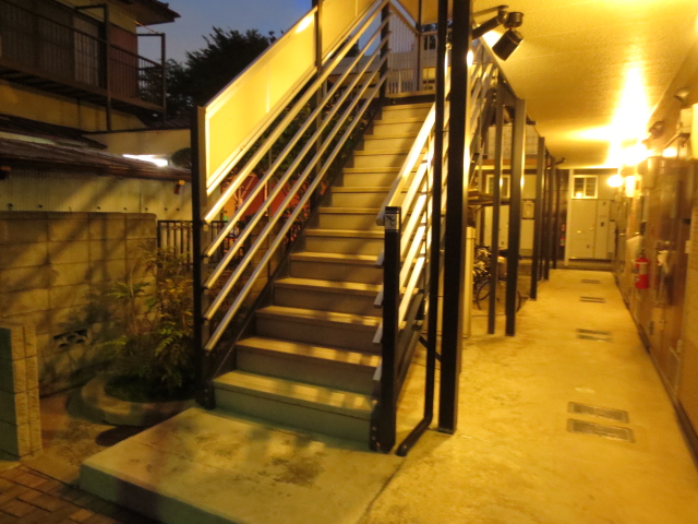 22/23 エントランス