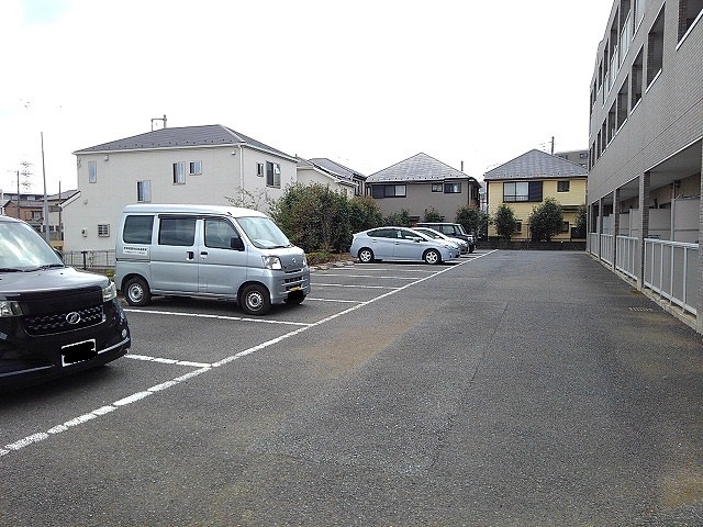 20/28 駐車場