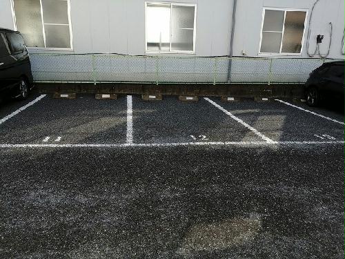 14/14 駐車場