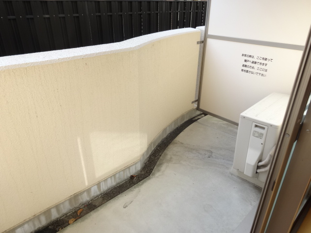 21/30 エントランス