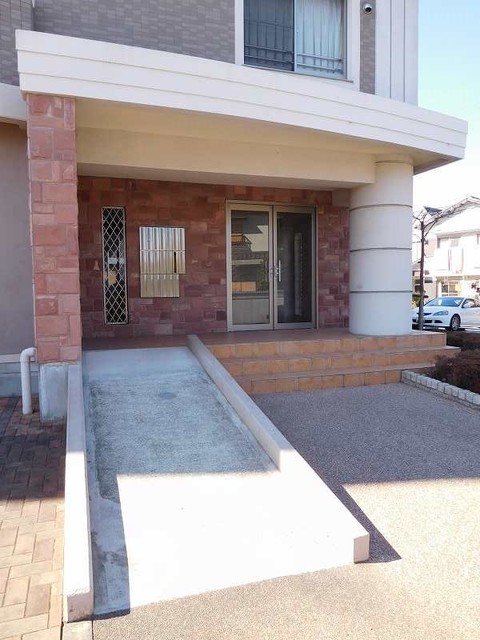 15/21 エントランス