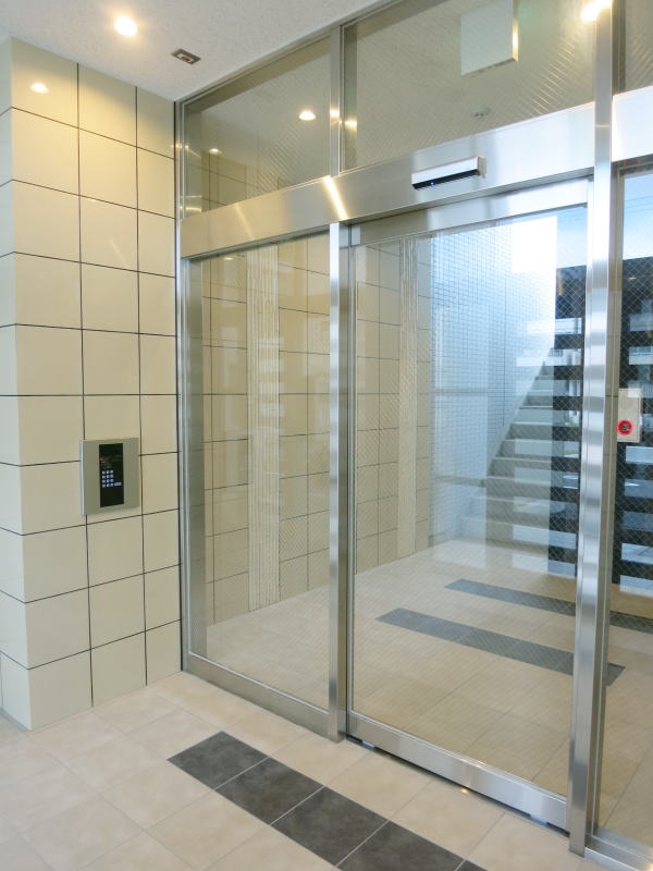 14/22 エントランス