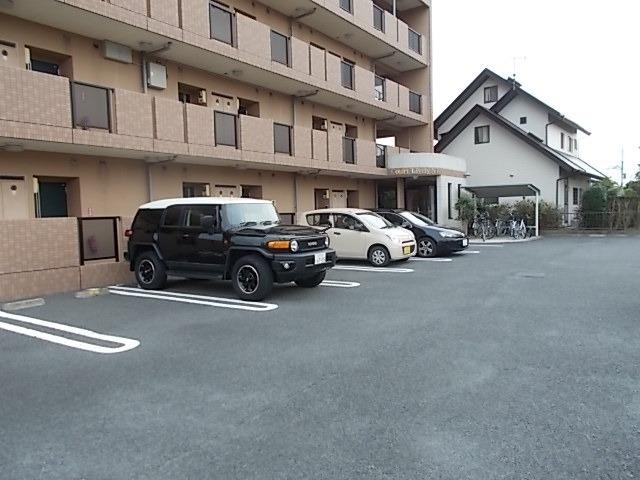 14/20 駐車場