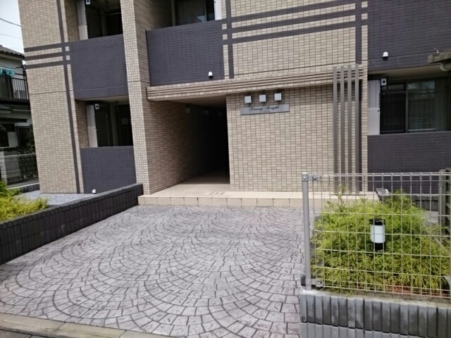 14/20 エントランス