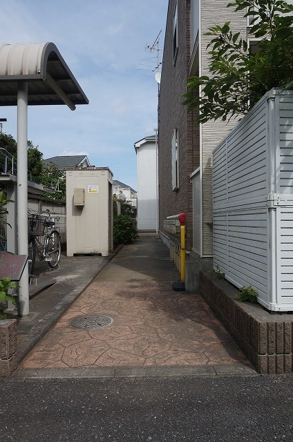26/30 エントランス
