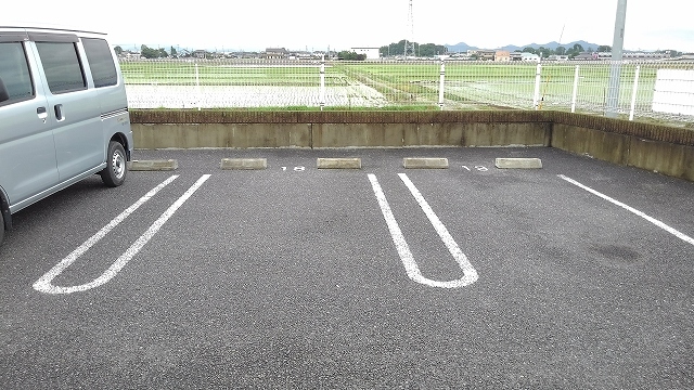 15/22 駐車場