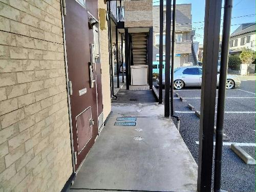 13/19 エントランス