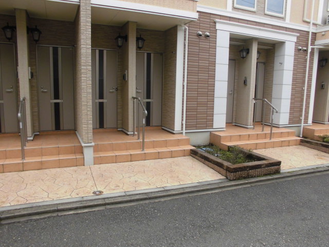 19/30 エントランス