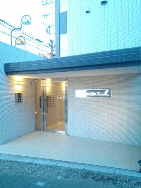 14/19 エントランス