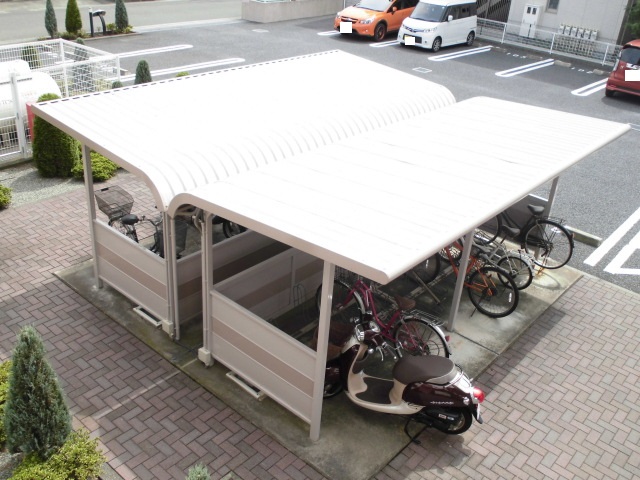 18/28 駐車場