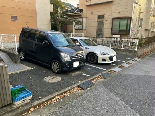 2/6 駐車場