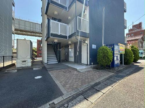 14/14 エントランス