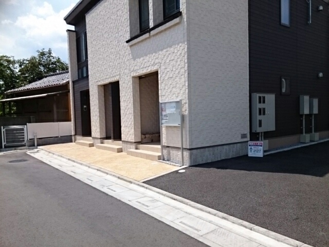 14/20 エントランス