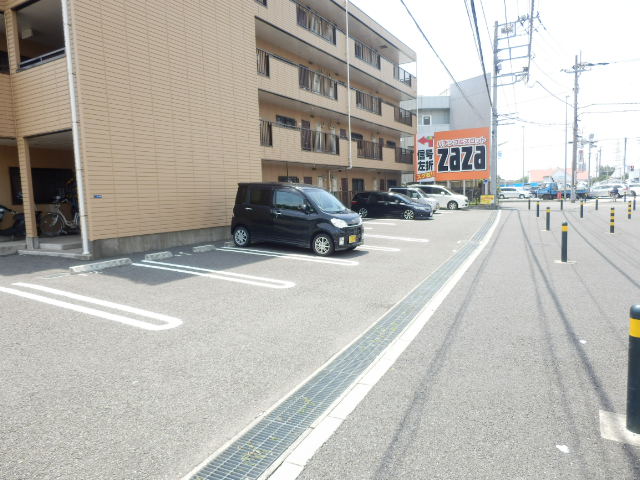22/30 駐車場