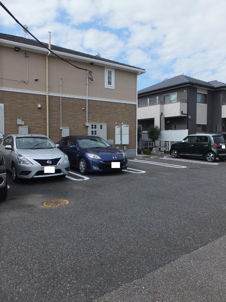 16/23 駐車場