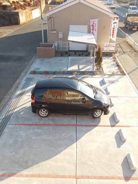 16/20 駐車場
