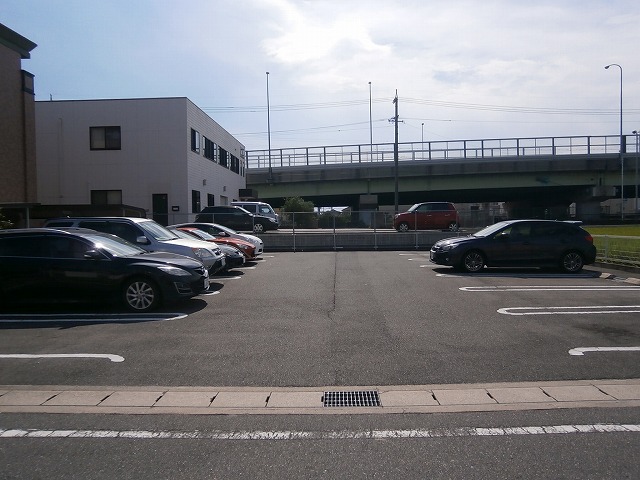 22/30 駐車場