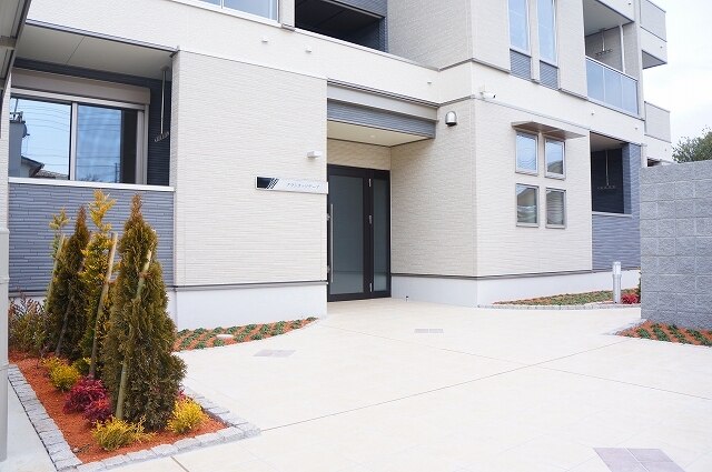 14/20 エントランス