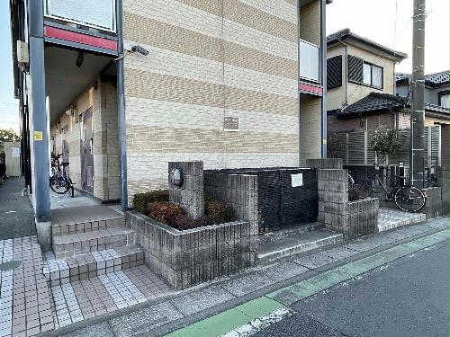 14/16 エントランス