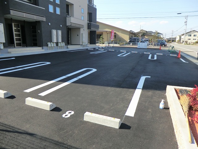 22/28 駐車場