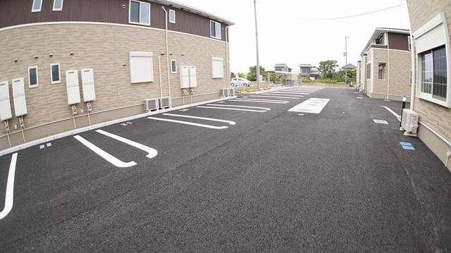 14/20 駐車場