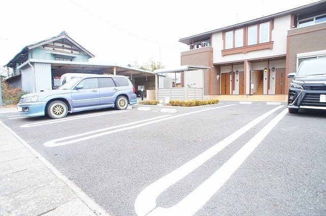 14/20 駐車場