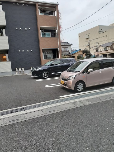 15/23 駐車場