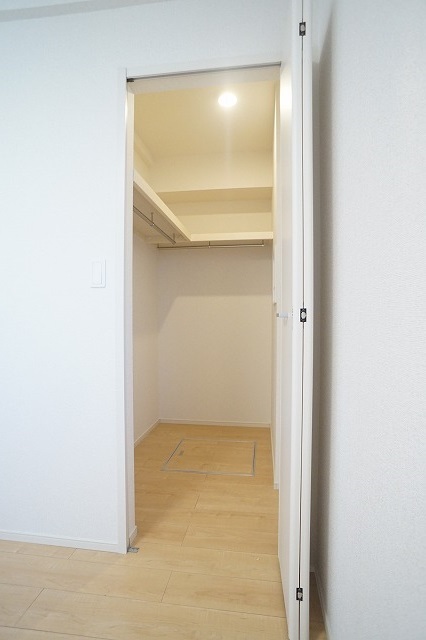 13/18 エントランス