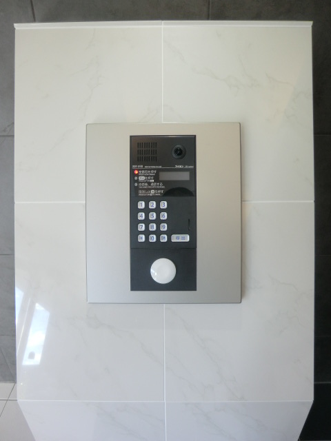 22/30 エントランス