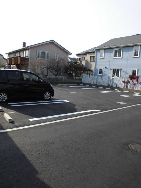 27/30 駐車場