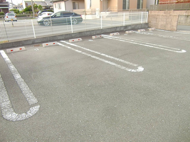 20/23 駐車場