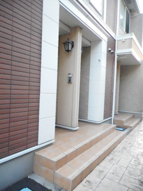 13/22 エントランス