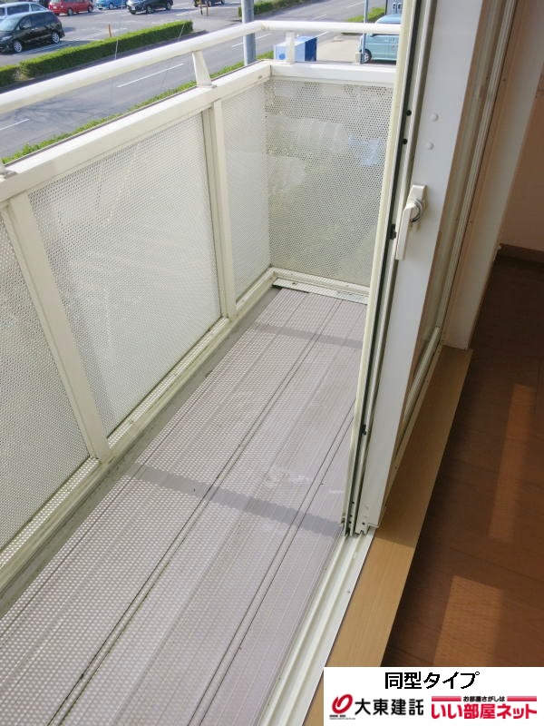 20/30 バルコニー