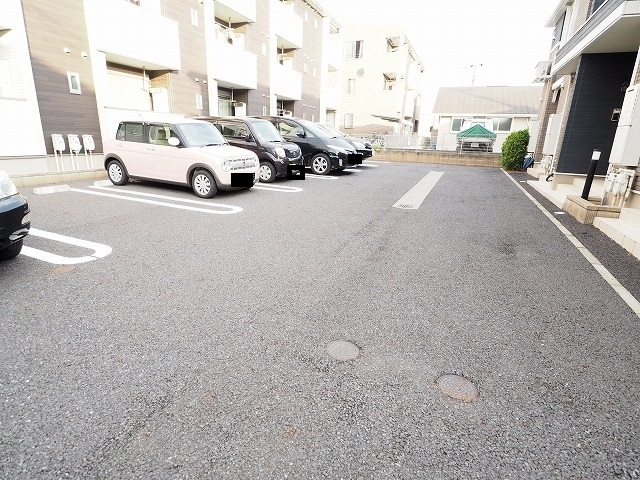 27/30 駐車場