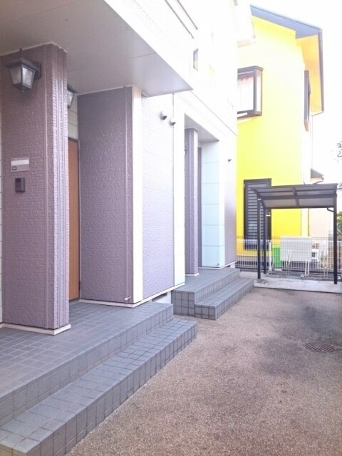 21/30 エントランス