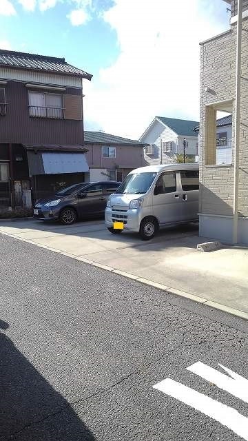 13/15 駐車場
