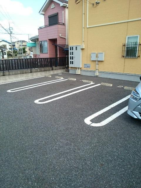 27/30 駐車場