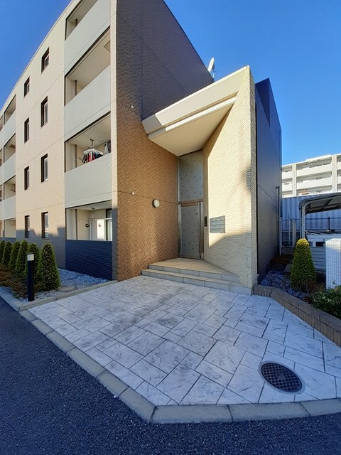 14/22 エントランス