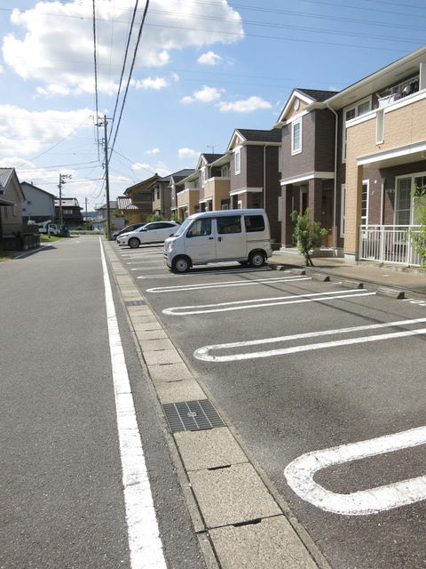 22/30 駐車場