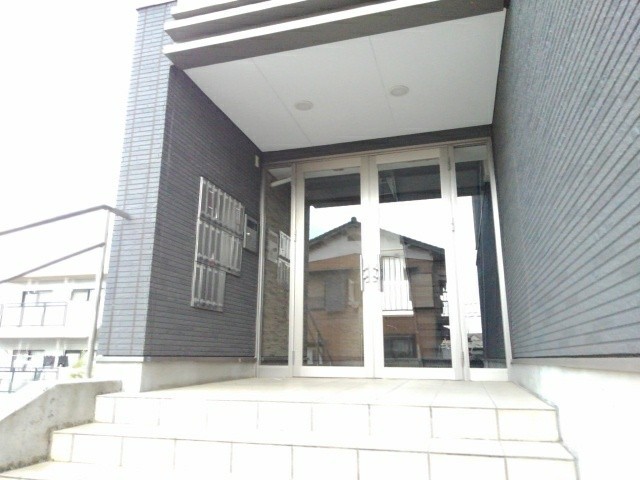 13/19 エントランス