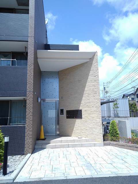 14/22 エントランス