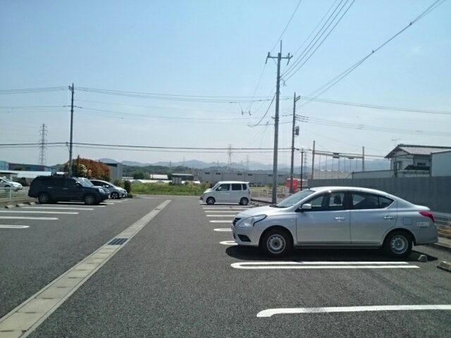 18/25 駐車場