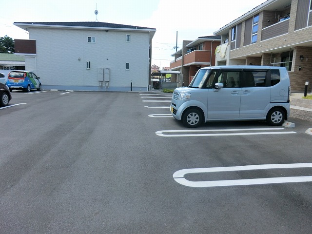 20/29 駐車場