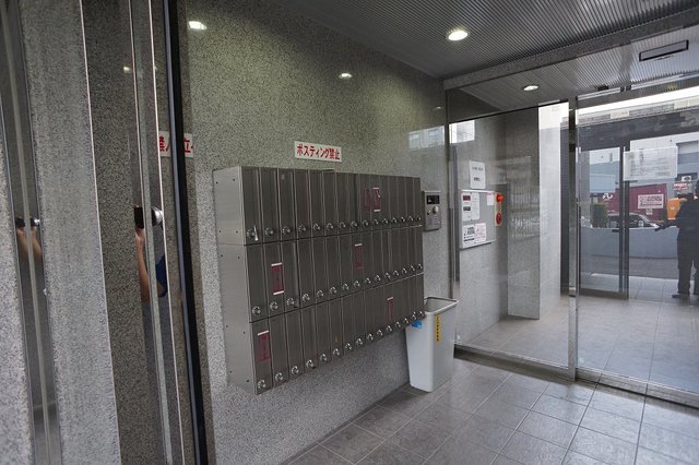 17/23 エントランス